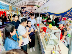 มรภ.เทพสตรี จับมือจังหวัดลพบุรี และภาคีเครือข่าย เปิดตัวเส้นทางท่องเที่ยวเชิงสร้างสรรค์ พลิกฟื้นเศรษฐกิจริมแม่น้ำลพบุรี