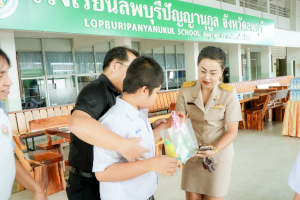 มรภ.เทพสตรี ส่งต่อความห่วงใย จัดกิจกรรม เทพสตรีปันน้ำใจมอบน้ำดื่มเพื่อสังคม แก่โรงเรียนลพบุรีปัญญานุกูล และสถานสงเคราะห์คนชราบ้านลพบุรี