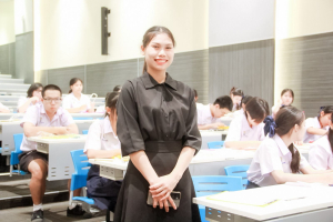 โรงเรียนสาธิต มรภ.เทพสตรี จัดโครงการ กินลม ชมเพลินกับลพบุรีศึกษา สืบสานภูมิปัญญาการทำพัดจักสานสู่นักเรียน