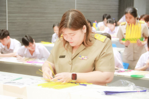 โรงเรียนสาธิต มรภ.เทพสตรี จัดโครงการ กินลม ชมเพลินกับลพบุรีศึกษา สืบสานภูมิปัญญาการทำพัดจักสานสู่นักเรียน