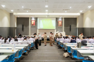 โรงเรียนสาธิต มรภ.เทพสตรี จัดโครงการ กินลม ชมเพลินกับลพบุรีศึกษา สืบสานภูมิปัญญาการทำพัดจักสานสู่นักเรียน