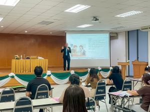 ศูนย์ภาษา สบจ. มรภ.เทพสตรี จัดอบรมพัฒนาทักษะภาษาอังกฤษเพื่อการสื่อสารและบริการประชาชน