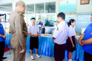 มรภ.เทพสตรี ร่วมต้อนรับองคมนตรีในโอกาสตรวจเยี่ยมและติดตามผลการดำเนินงานของโรงเรียนราชประชานุเคราะห์ 33 จังหวัดลพบุรี