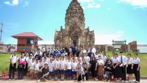 มรภ.เทพสตรี ร่วมกับภาคีเครือข่าย เปิดงานมหกรรมศิลปวัฒนธรรมและการท่องเที่ยว น้อมรำลึก พระเจ้าตากสินมหาราช ดึง Soft Power กระตุ้นเศรษฐกิจสร้างสรรค์