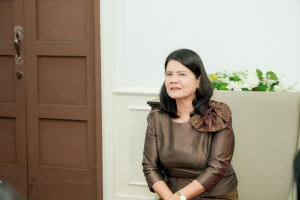 คณบดี และ ผอ.สำนัก สถาบัน ร่วมแสดงมุทิตาคารวะ อธิการบดี มรภ.เทพสตรี ในโอกาสที่อธิการบดีครบวาระการดำรงตำแหน่ง