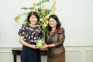 คณบดี และ ผอ.สำนัก สถาบัน ร่วมแสดงมุทิตาคารวะ อธิการบดี มรภ.เทพสตรี ในโอกาสที่อธิการบดีครบวาระการดำรงตำแหน่ง