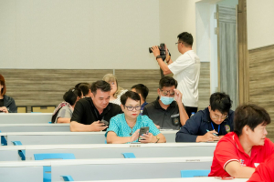 สนง.ประกันสังคม จ.ลพบุรี จัดกิจกรรมประชาสัมพันธ์การลงทะเบียนใช้สิทธิเลือกตั้งผู้แทนนายจ้างและผู้แทนฝ่ายประกันตนเป็นคณะกรรมการประกันสังคม