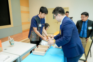 มรภ.เทพสตรี เปิดเวทีแสดงวิสัยทัศน์ของผู้มีสิทธิเข้ารับการสรรหาให้ดำรงตำแหน่งอธิการบดีมหาวิทยาลัยราชภัฏเทพสตรี