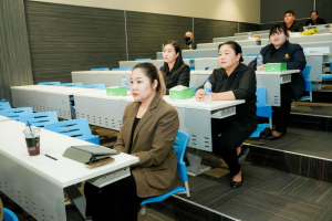 มรภ.เทพสตรี เปิดเวทีแสดงวิสัยทัศน์ของผู้มีสิทธิเข้ารับการสรรหาให้ดำรงตำแหน่งอธิการบดีมหาวิทยาลัยราชภัฏเทพสตรี