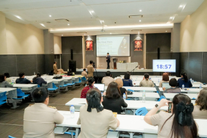 มรภ.เทพสตรี เปิดเวทีแสดงวิสัยทัศน์ของผู้มีสิทธิเข้ารับการสรรหาให้ดำรงตำแหน่งอธิการบดีมหาวิทยาลัยราชภัฏเทพสตรี