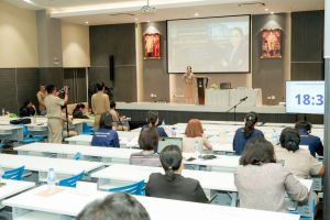 มรภ.เทพสตรี เปิดเวทีแสดงวิสัยทัศน์ของผู้มีสิทธิเข้ารับการสรรหาให้ดำรงตำแหน่งอธิการบดีมหาวิทยาลัยราชภัฏเทพสตรี