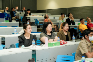 มรภ.เทพสตรี เปิดเวทีแสดงวิสัยทัศน์ของผู้มีสิทธิเข้ารับการสรรหาให้ดำรงตำแหน่งอธิการบดีมหาวิทยาลัยราชภัฏเทพสตรี
