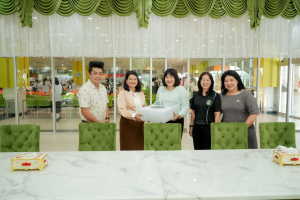 มรภ.เทพสตรี รับมอบชุดโต๊ะรับรองจากประธานบริษัทเพชรสยามพิพัฒน์ธัญญา เพื่อใช้ในภารกิจของมหาวิทยาลัย