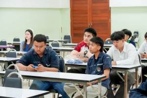 คณะเทคโนโลยีอุตสาหกรรม มรภ.เทพสตรี จัดอบรมพัฒนานักศึกษา มุ่งสร้างทักษะรู้เท่าทันไซเบอร์และใช้งานอินเทอร์เน็ตอย่างปลอดภัย