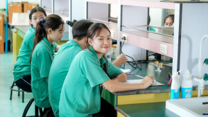 รร.สาธิต มรภ.เทพสตรี จัดพัฒนาทักษะวิทยาศาสตร์นักเรียน ม.ต้น - ม.ปลาย มุ่งเชื่อมโยงองค์ความรู้ พร้อมลุยศึกแข่งขันงานสัปดาห์วิทยาศาสตร์
