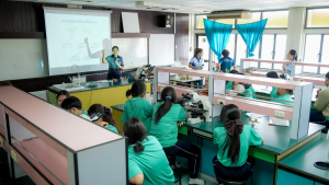 รร.สาธิต มรภ.เทพสตรี จัดพัฒนาทักษะวิทยาศาสตร์นักเรียน ม.ต้น - ม.ปลาย มุ่งเชื่อมโยงองค์ความรู้ พร้อมลุยศึกแข่งขันงานสัปดาห์วิทยาศาสตร์