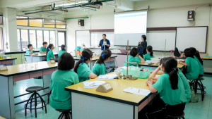 รร.สาธิต มรภ.เทพสตรี จัดพัฒนาทักษะวิทยาศาสตร์นักเรียน ม.ต้น - ม.ปลาย มุ่งเชื่อมโยงองค์ความรู้ พร้อมลุยศึกแข่งขันงานสัปดาห์วิทยาศาสตร์