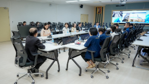 มรภ.เทพสตรี จัดพิธีส่งมอบงานในโอกาสอธิการบดีครบวาระดำรงตำแหน่ง ด้านสภามหาวิทยาลัยฯ แต่งตั้ง รศ.ดร.ประเทือง ภูมิภัทราคม รักษาราชการแทน