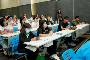 คณะมนุษยศาสตร์ฯ มรภ.เทพสตรี ร่วมกับภาคีเครือข่าย ขับเคลื่อนสังคมสูงวัย เปิดงาน มหกรรมพลังวัยเก๋า 3 บุรี สานพลัง 14 ภาคีเครือข่ายลงนาม MOU หนุนลพบุรีเมืองแห่งความสุข