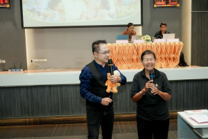 คณะมนุษยศาสตร์ฯ มรภ.เทพสตรี ร่วมกับภาคีเครือข่าย ขับเคลื่อนสังคมสูงวัย เปิดงาน มหกรรมพลังวัยเก๋า 3 บุรี สานพลัง 14 ภาคีเครือข่ายลงนาม MOU หนุนลพบุรีเมืองแห่งความสุข