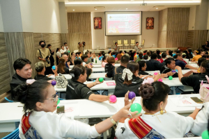 คณะมนุษยศาสตร์ฯ มรภ.เทพสตรี ร่วมกับภาคีเครือข่าย ขับเคลื่อนสังคมสูงวัย เปิดงาน มหกรรมพลังวัยเก๋า 3 บุรี สานพลัง 14 ภาคีเครือข่ายลงนาม MOU หนุนลพบุรีเมืองแห่งความสุข
