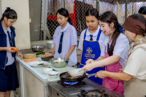 ศูนย์ภาษา สบจ. มรภ.เทพสตรี ร่วมกับ KOICA จัดกิจกรรม เรียนรู้วัฒนธรรมเกาหลีผ่านการทำคิมบับ มุ่งเปิดประสบการณ์เรียนรู้เชิงวัฒนธรรมให้นักเรียนโรงเรียนสาธิตฯ