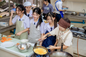 ศูนย์ภาษา สบจ. มรภ.เทพสตรี ร่วมกับ KOICA จัดกิจกรรม เรียนรู้วัฒนธรรมเกาหลีผ่านการทำคิมบับ มุ่งเปิดประสบการณ์เรียนรู้เชิงวัฒนธรรมให้นักเรียนโรงเรียนสาธิตฯ