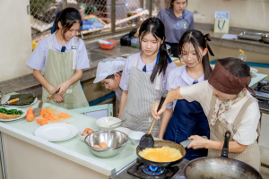 ศูนย์ภาษา สบจ. มรภ.เทพสตรี ร่วมกับ KOICA จัดกิจกรรม เรียนรู้วัฒนธรรมเกาหลีผ่านการทำคิมบับ มุ่งเปิดประสบการณ์เรียนรู้เชิงวัฒนธรรมให้นักเรียนโรงเรียนสาธิตฯ