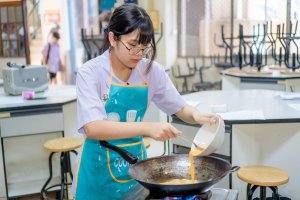 ศูนย์ภาษา สบจ. มรภ.เทพสตรี ร่วมกับ KOICA จัดกิจกรรม เรียนรู้วัฒนธรรมเกาหลีผ่านการทำคิมบับ มุ่งเปิดประสบการณ์เรียนรู้เชิงวัฒนธรรมให้นักเรียนโรงเรียนสาธิตฯ
