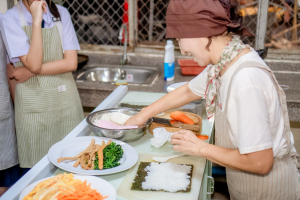 ศูนย์ภาษา สบจ. มรภ.เทพสตรี ร่วมกับ KOICA จัดกิจกรรม เรียนรู้วัฒนธรรมเกาหลีผ่านการทำคิมบับ มุ่งเปิดประสบการณ์เรียนรู้เชิงวัฒนธรรมให้นักเรียนโรงเรียนสาธิตฯ