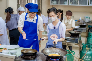ศูนย์ภาษา สบจ. มรภ.เทพสตรี ร่วมกับ KOICA จัดกิจกรรม เรียนรู้วัฒนธรรมเกาหลีผ่านการทำคิมบับ มุ่งเปิดประสบการณ์เรียนรู้เชิงวัฒนธรรมให้นักเรียนโรงเรียนสาธิตฯ