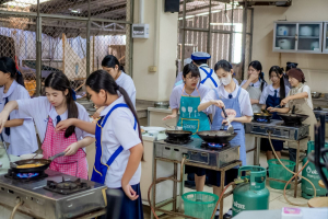 ศูนย์ภาษา สบจ. มรภ.เทพสตรี ร่วมกับ KOICA จัดกิจกรรม เรียนรู้วัฒนธรรมเกาหลีผ่านการทำคิมบับ มุ่งเปิดประสบการณ์เรียนรู้เชิงวัฒนธรรมให้นักเรียนโรงเรียนสาธิตฯ
