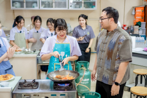 ศูนย์ภาษา สบจ. มรภ.เทพสตรี ร่วมกับ KOICA จัดกิจกรรม เรียนรู้วัฒนธรรมเกาหลีผ่านการทำคิมบับ มุ่งเปิดประสบการณ์เรียนรู้เชิงวัฒนธรรมให้นักเรียนโรงเรียนสาธิตฯ