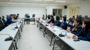 มรภ.เทพสตรี จัดพิธีส่งมอบงานในหน้าที่อธิการบดี ระหว่าง รศ.ดร.ประเทือง ภูมิภัทราคม และ ผศ.จินตนา เวชมี