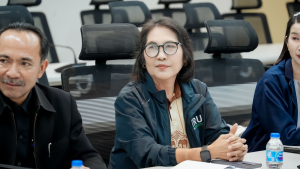 มรภ.เทพสตรี จัดพิธีส่งมอบงานในหน้าที่อธิการบดี ระหว่าง รศ.ดร.ประเทือง ภูมิภัทราคม และ ผศ.จินตนา เวชมี