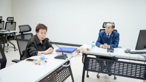 มรภ.เทพสตรี จัดพิธีส่งมอบงานในหน้าที่อธิการบดี ระหว่าง รศ.ดร.ประเทือง ภูมิภัทราคม และ ผศ.จินตนา เวชมี