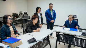 มรภ.เทพสตรี จัดพิธีส่งมอบงานในหน้าที่อธิการบดี ระหว่าง รศ.ดร.ประเทือง ภูมิภัทราคม และ ผศ.จินตนา เวชมี