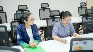 มรภ.เทพสตรี จัดพิธีส่งมอบงานในหน้าที่อธิการบดี ระหว่าง รศ.ดร.ประเทือง ภูมิภัทราคม และ ผศ.จินตนา เวชมี