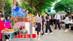 สำนักศิลปะและวัฒนธรรม มรภ.เทพสตรี จัดโครงการ วัสสาสัญจาระ แท่นเทียนพรรษา สืบสานประเพณีหล่อเทียนพรรษา ประจำปี 2569