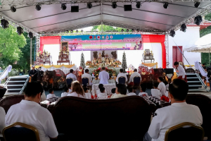 มรภ.เทพสตรี ร่วมกิจกรรมสืบสานศิลปวัฒนธรรมหนังใหญ่วัดสว่างอารมณ์ พร้อมเผยแพร่ผลงานการแสดง พระมงกุฎบุตรรบ