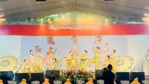 มรภ.เทพสตรี ร่วมกิจกรรมสืบสานศิลปวัฒนธรรมหนังใหญ่วัดสว่างอารมณ์ พร้อมเผยแพร่ผลงานการแสดง พระมงกุฎบุตรรบ