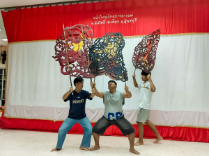 มรภ.เทพสตรี ร่วมกิจกรรมสืบสานศิลปวัฒนธรรมหนังใหญ่วัดสว่างอารมณ์ พร้อมเผยแพร่ผลงานการแสดง พระมงกุฎบุตรรบ
