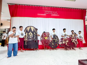 มรภ.เทพสตรี ร่วมกิจกรรมสืบสานศิลปวัฒนธรรมหนังใหญ่วัดสว่างอารมณ์ พร้อมเผยแพร่ผลงานการแสดง พระมงกุฎบุตรรบ