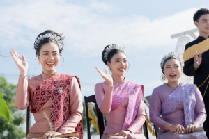 มรภ.เทพสตรี ร่วมงานแห่เทียนพรรษา 9 วัด สืบสานงานประเพณี ยลถิ่นกกโก ยกระดับท่องเที่ยวและเศรษฐกิจชุมชน