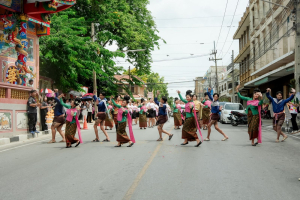 มรภ.เทพสตรี โดย คณะมนุษยศาสตร์ฯ ร่วมกับภาคีเครือข่าย จัดโครงการศิลปวัฒนธรรมสร้างสรรค์ ฟื้นฟู ประเพณีตักบาตรดอกไม้ วัดมณีชลขัณฑ์