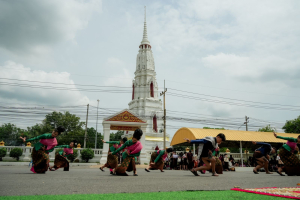 มรภ.เทพสตรี โดย คณะมนุษยศาสตร์ฯ ร่วมกับภาคีเครือข่าย จัดโครงการศิลปวัฒนธรรมสร้างสรรค์ ฟื้นฟู ประเพณีตักบาตรดอกไม้ วัดมณีชลขัณฑ์