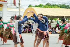มรภ.เทพสตรี โดย คณะมนุษยศาสตร์ฯ ร่วมกับภาคีเครือข่าย จัดโครงการศิลปวัฒนธรรมสร้างสรรค์ ฟื้นฟู ประเพณีตักบาตรดอกไม้ วัดมณีชลขัณฑ์