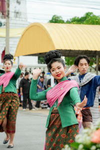 มรภ.เทพสตรี โดย คณะมนุษยศาสตร์ฯ ร่วมกับภาคีเครือข่าย จัดโครงการศิลปวัฒนธรรมสร้างสรรค์ ฟื้นฟู ประเพณีตักบาตรดอกไม้ วัดมณีชลขัณฑ์