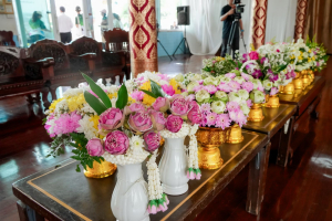 มรภ.เทพสตรี โดย คณะมนุษยศาสตร์ฯ ร่วมกับภาคีเครือข่าย จัดโครงการศิลปวัฒนธรรมสร้างสรรค์ ฟื้นฟู ประเพณีตักบาตรดอกไม้ วัดมณีชลขัณฑ์