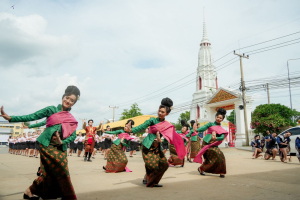 มรภ.เทพสตรี โดย คณะมนุษยศาสตร์ฯ ร่วมกับภาคีเครือข่าย จัดโครงการศิลปวัฒนธรรมสร้างสรรค์ ฟื้นฟู ประเพณีตักบาตรดอกไม้ วัดมณีชลขัณฑ์